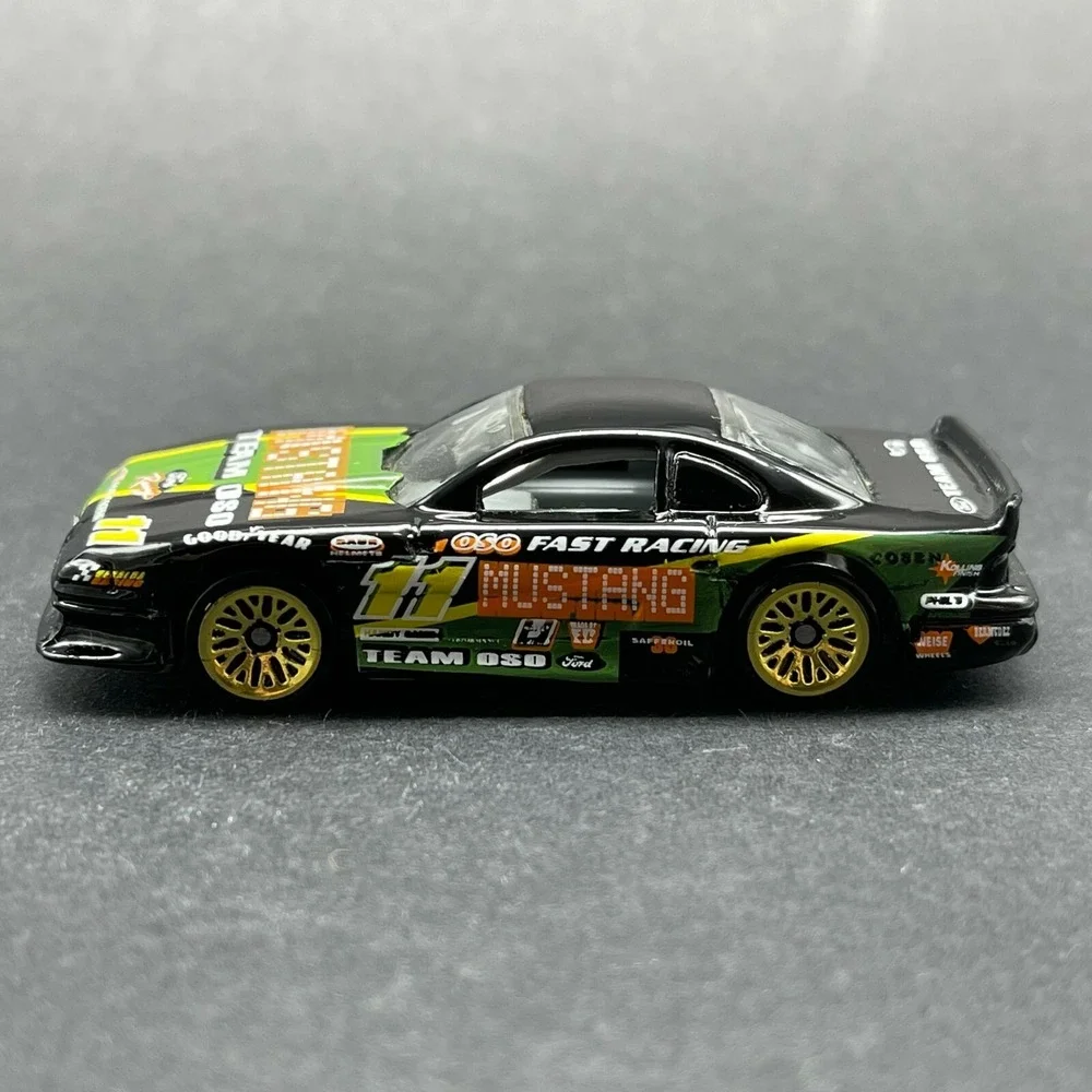 Hot Wheels Team OSO '97 1997 Ford Mustang Cobra Car Black Diecast 1:64 Loose